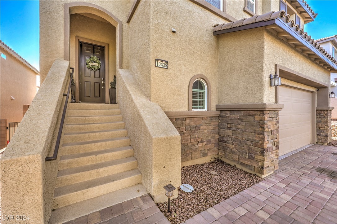 10439 Prairie Mountain Avenue