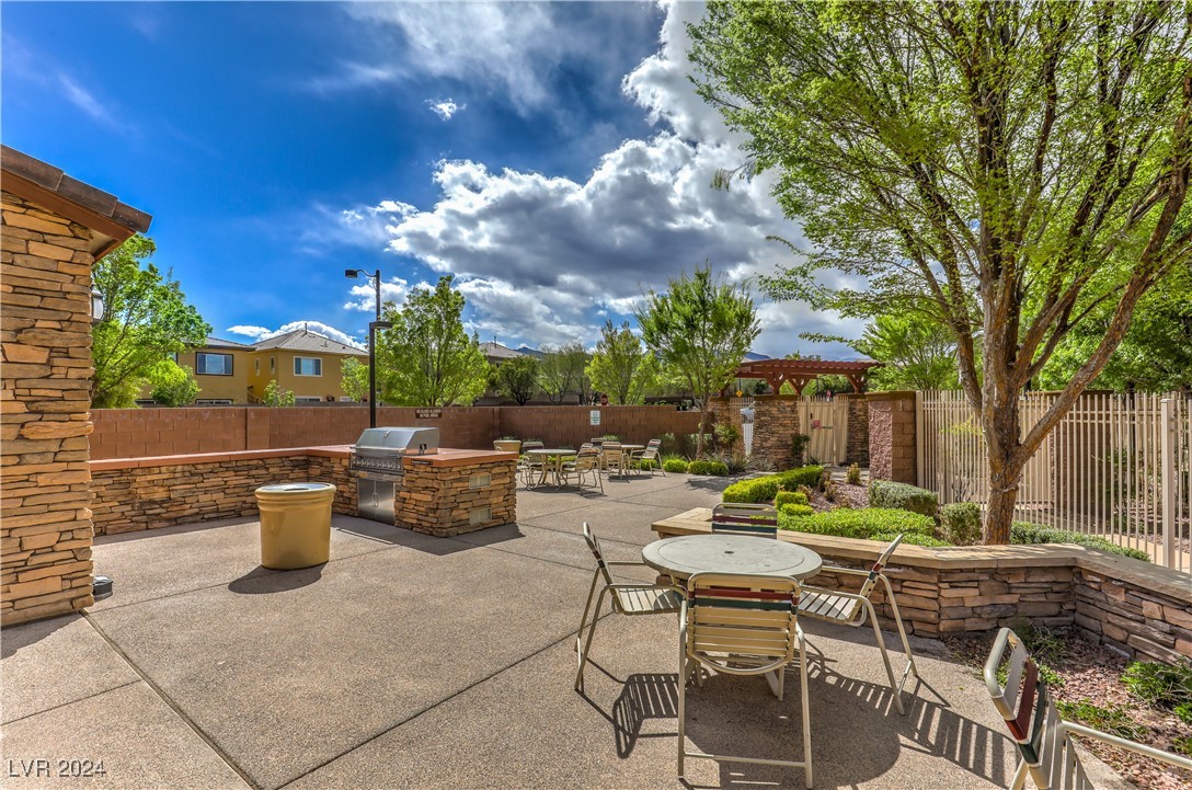 10439 Prairie Mountain Avenue