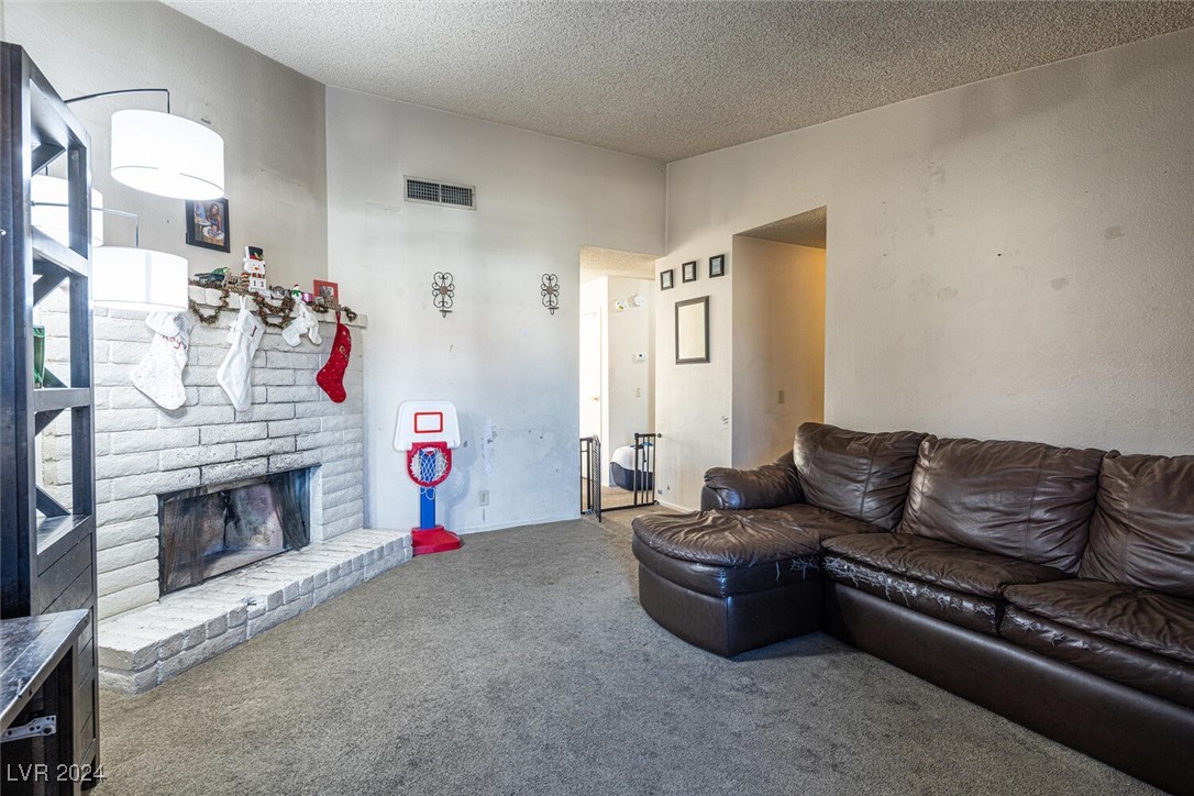 582 Grimsby Avenue