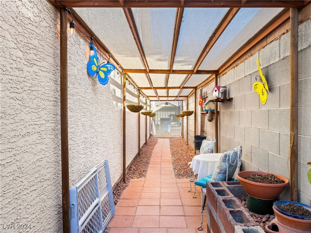 4259 Chocolate Street