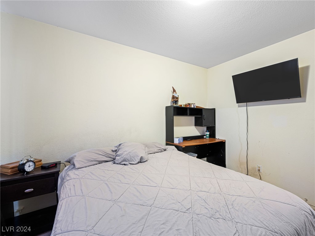 4259 Chocolate Street