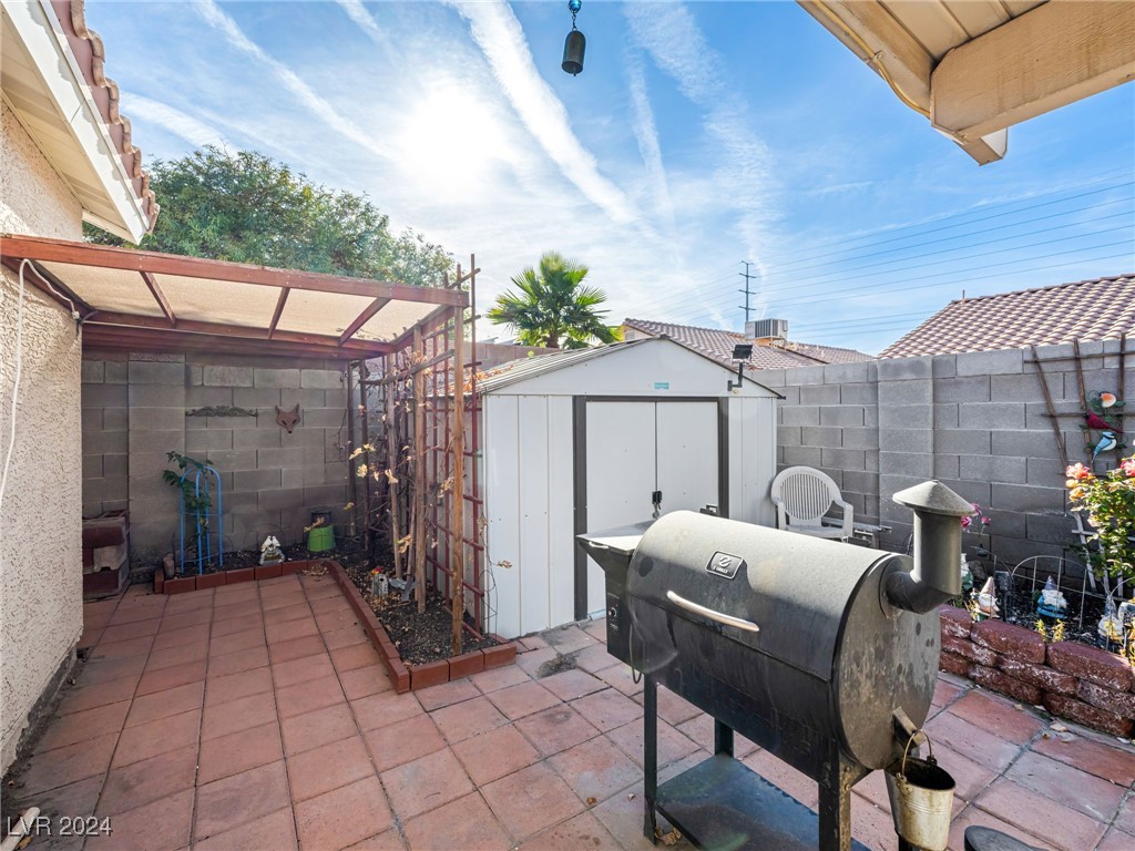 4259 Chocolate Street