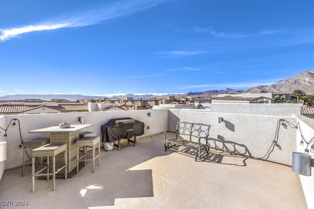 12 Lomita Heights Drive