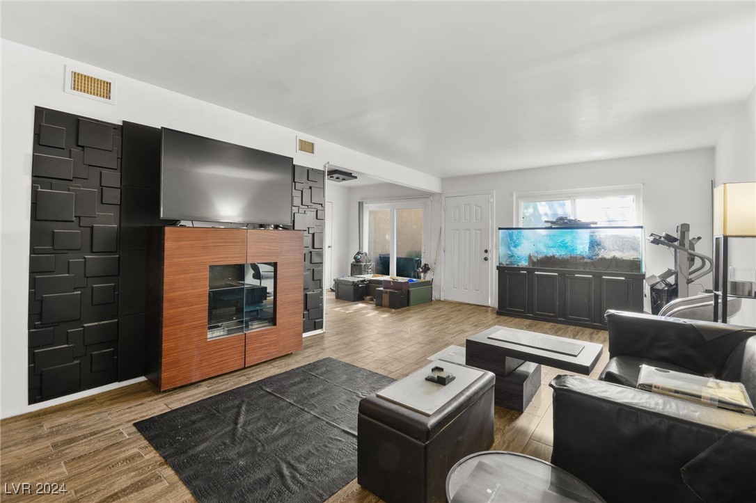 320 Brookside Lane C