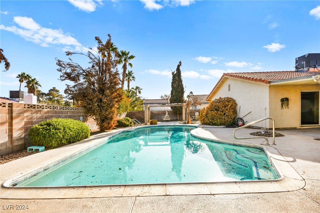 3866 South Torrey Pines Drive