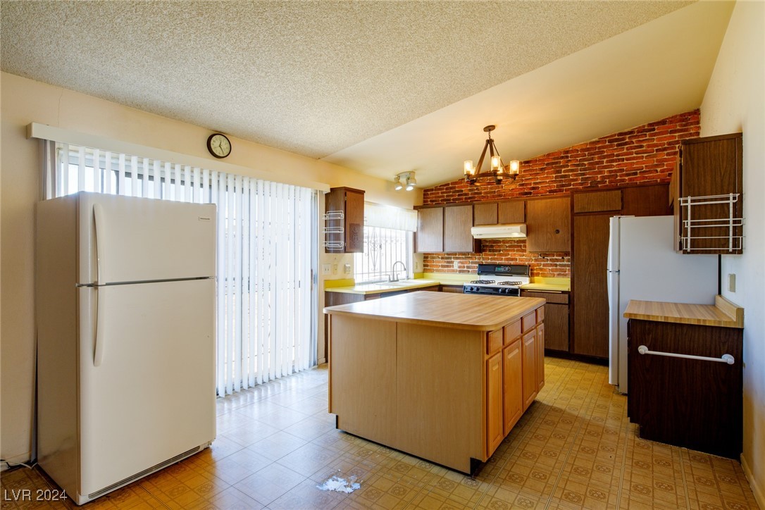 404 Vassar Lane