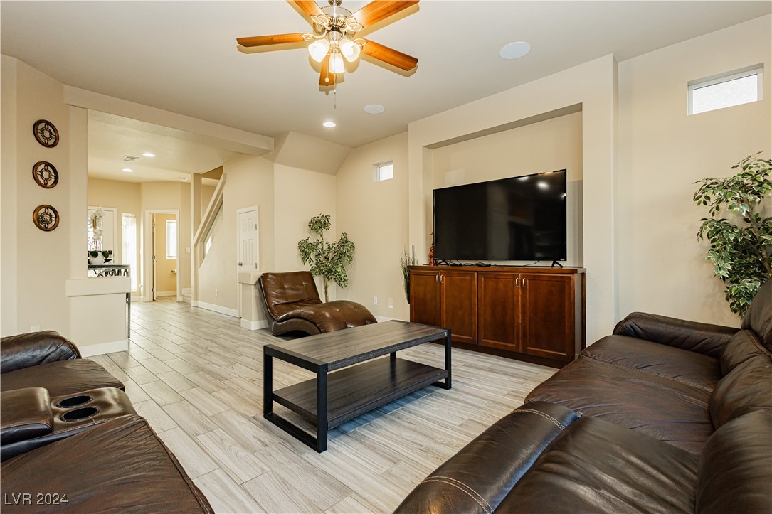 7232 Sierra Moon Court