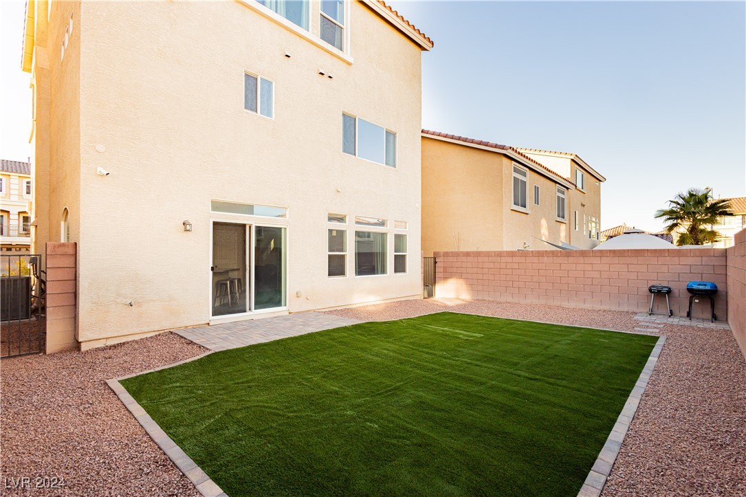 7232 Sierra Moon Court