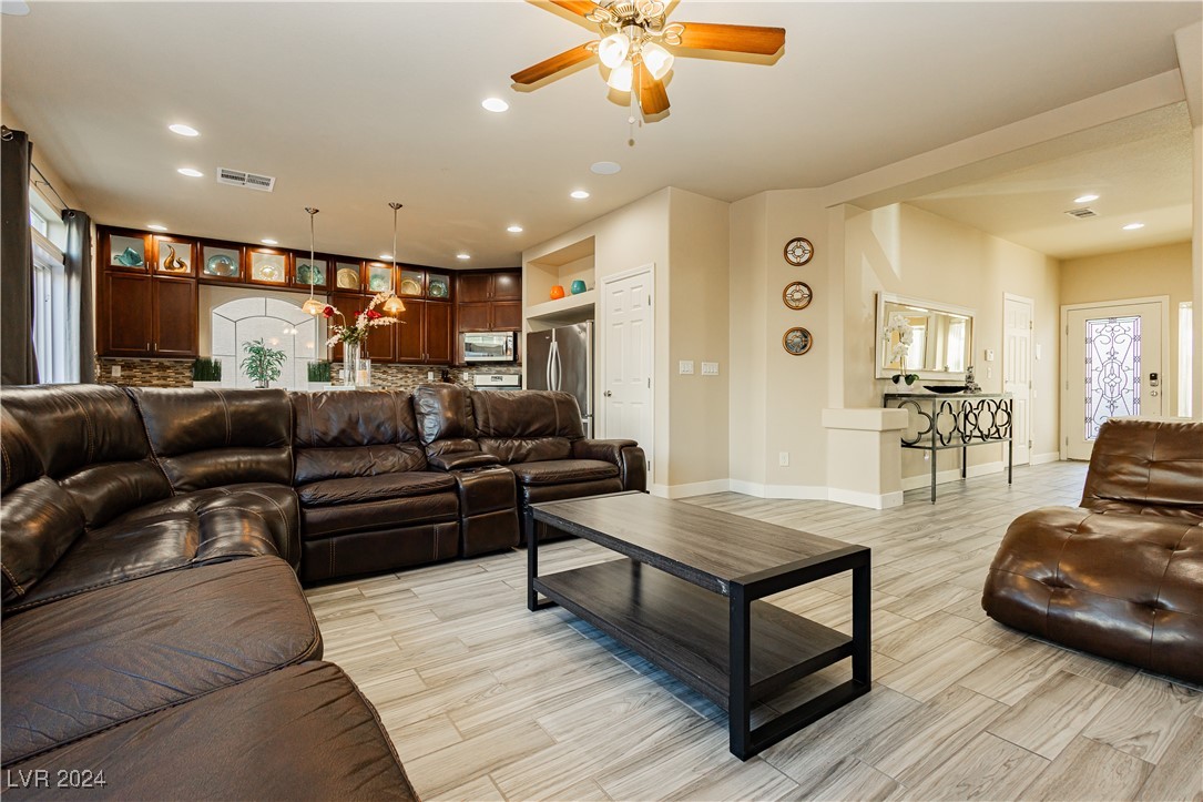 7232 Sierra Moon Court