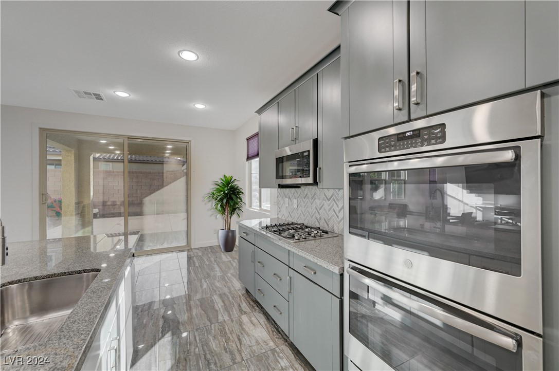 10281 Grey Pine Court