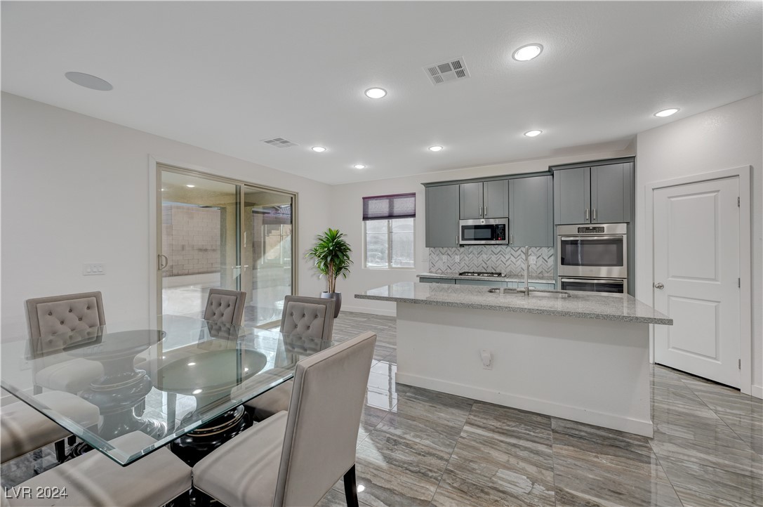 10281 Grey Pine Court