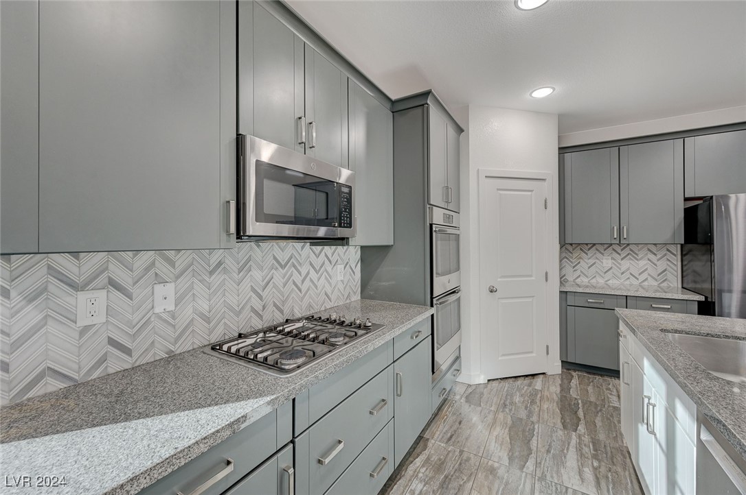 10281 Grey Pine Court