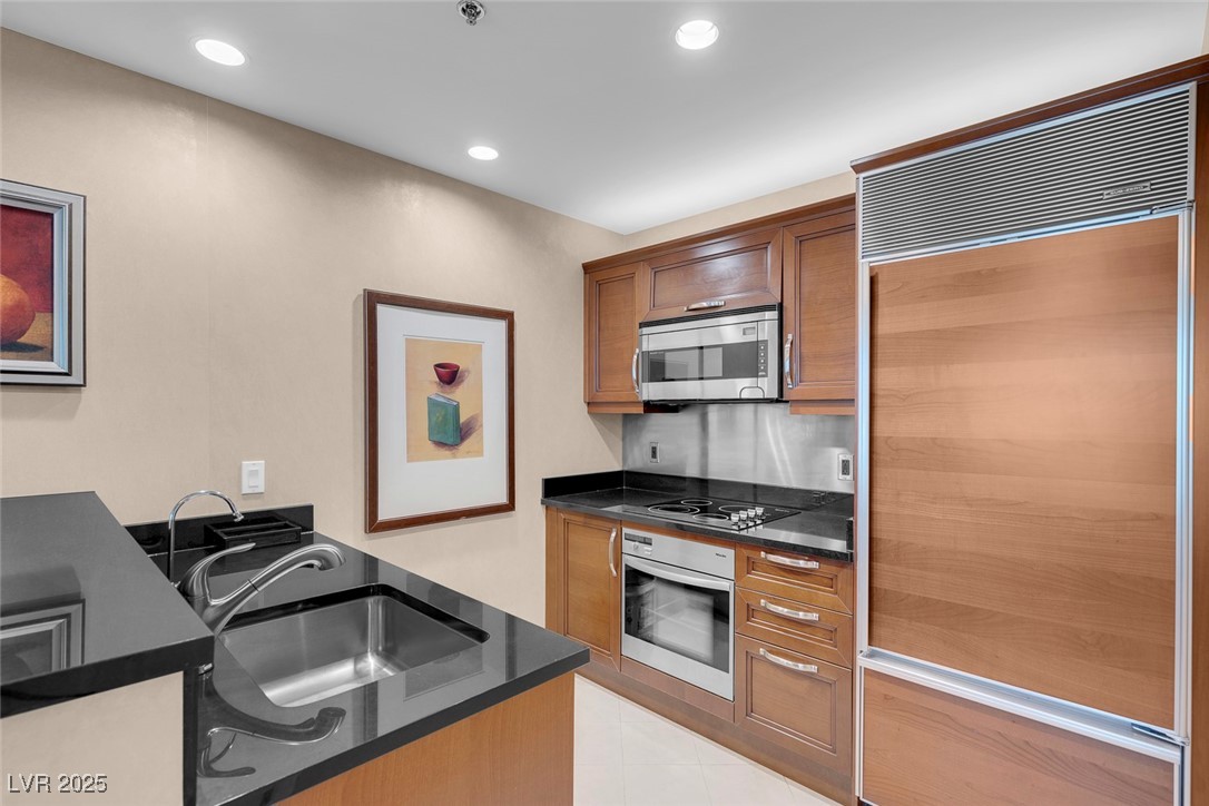 145 East Harmon Avenue 2321
