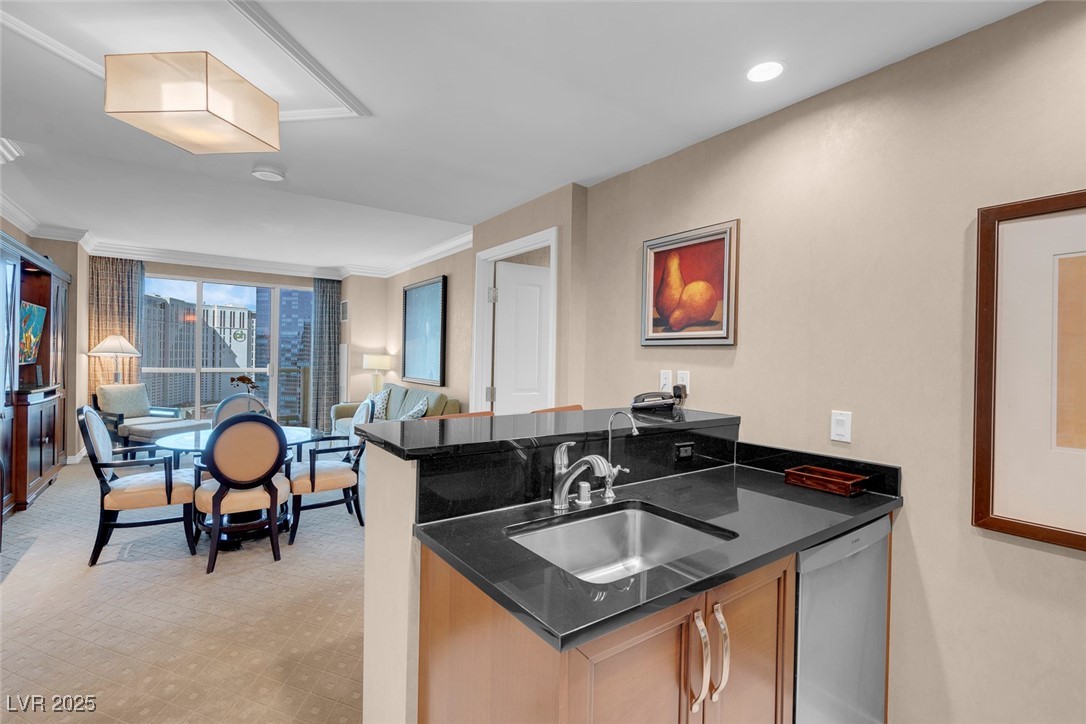 145 East Harmon Avenue 2321