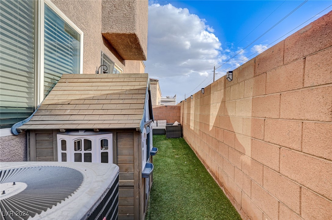 6237 Yankee Spring Street