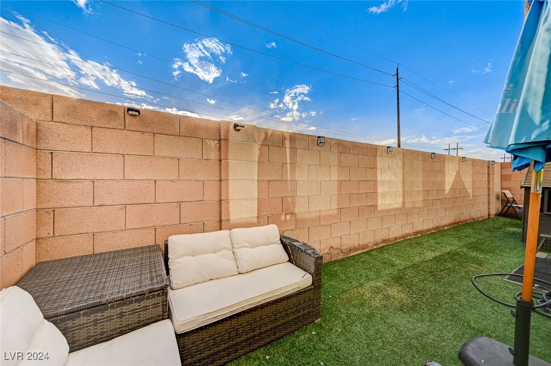 6237 Yankee Spring Street