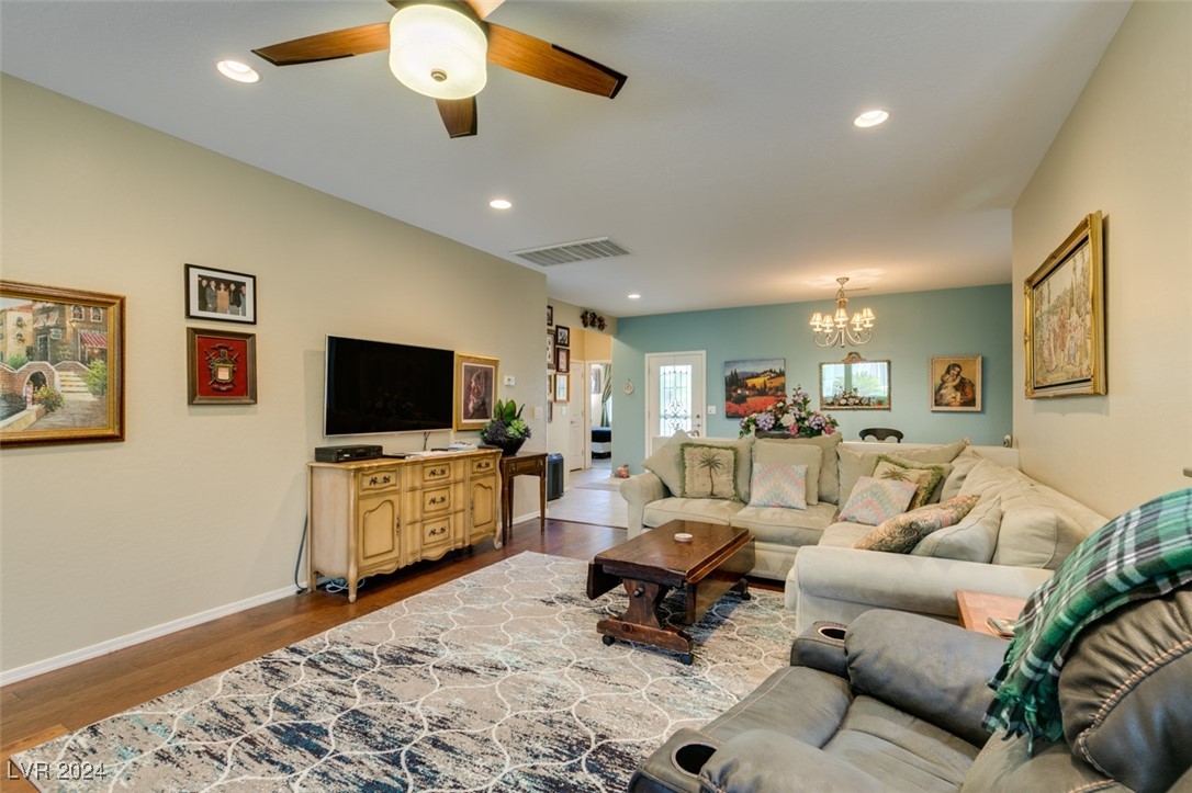 2549 Venus Star Street