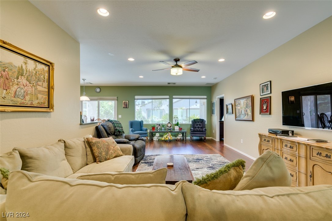 2549 Venus Star Street