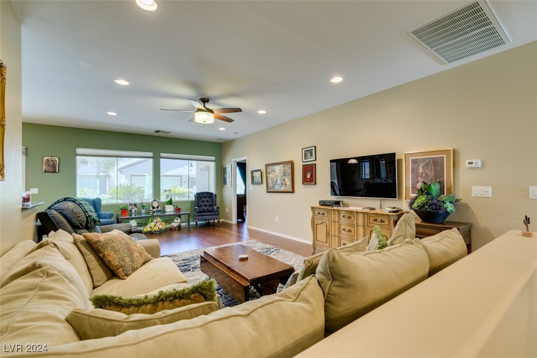 2549 Venus Star Street