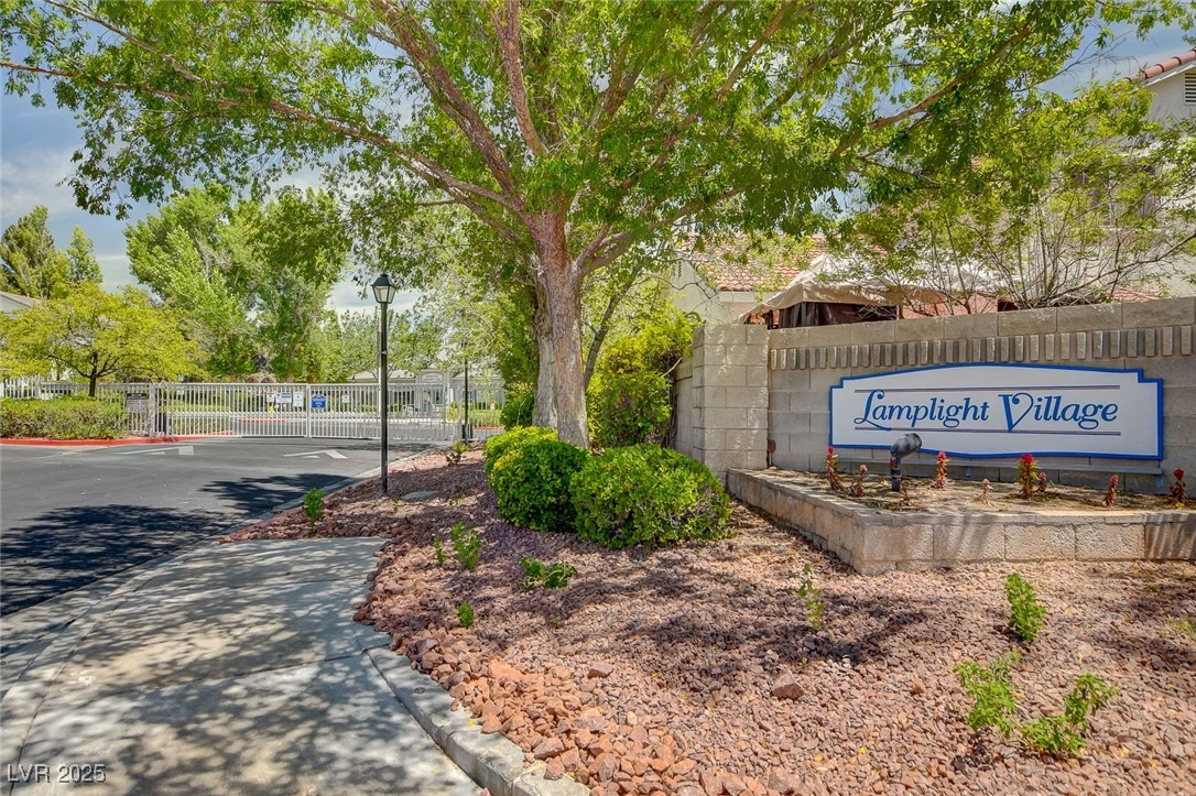 10146 Robins Hollow Road