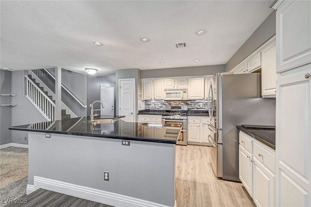 10146 Robins Hollow Road