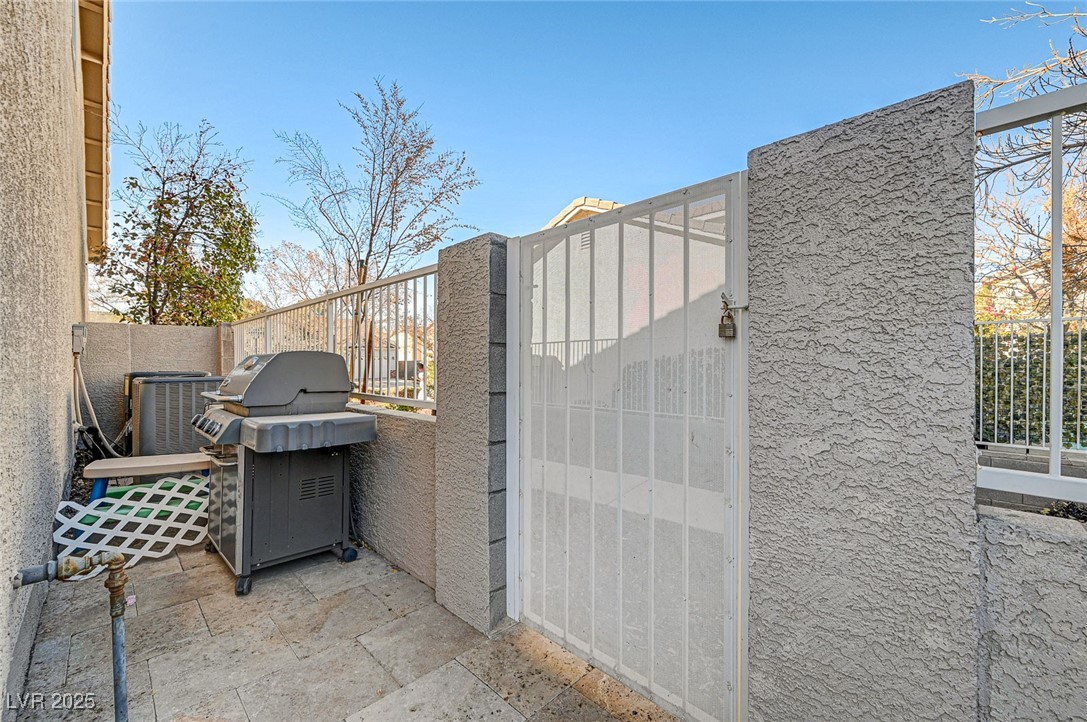 10146 Robins Hollow Road