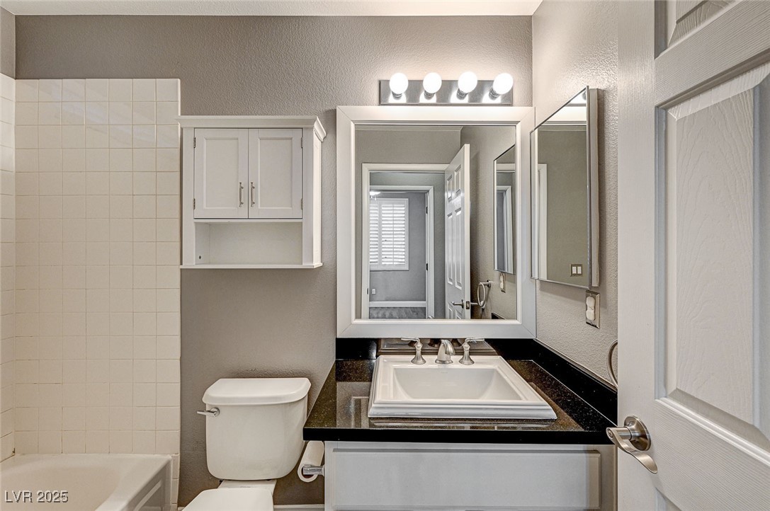 10146 Robins Hollow Road