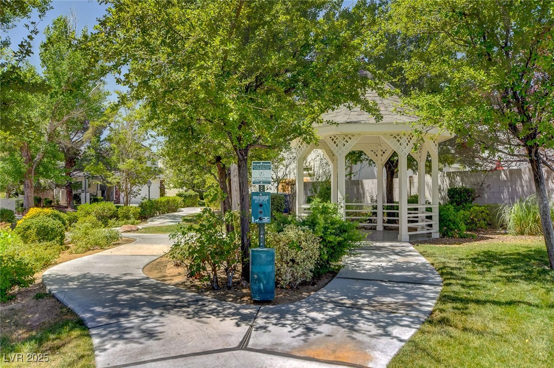 10146 Robins Hollow Road