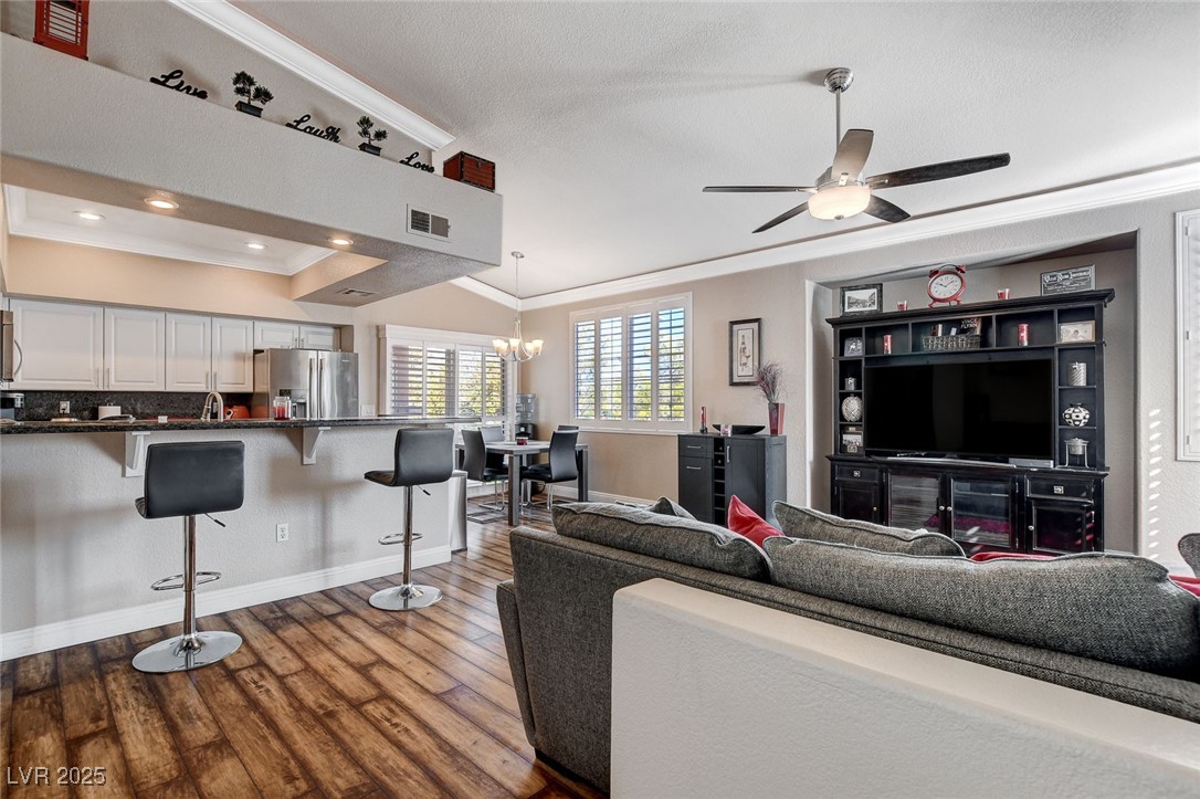 7700 Constanso Avenue 203