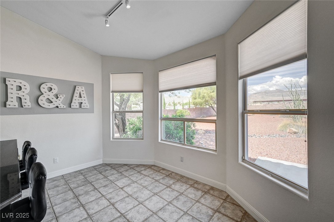 5865 North Conquistador Street