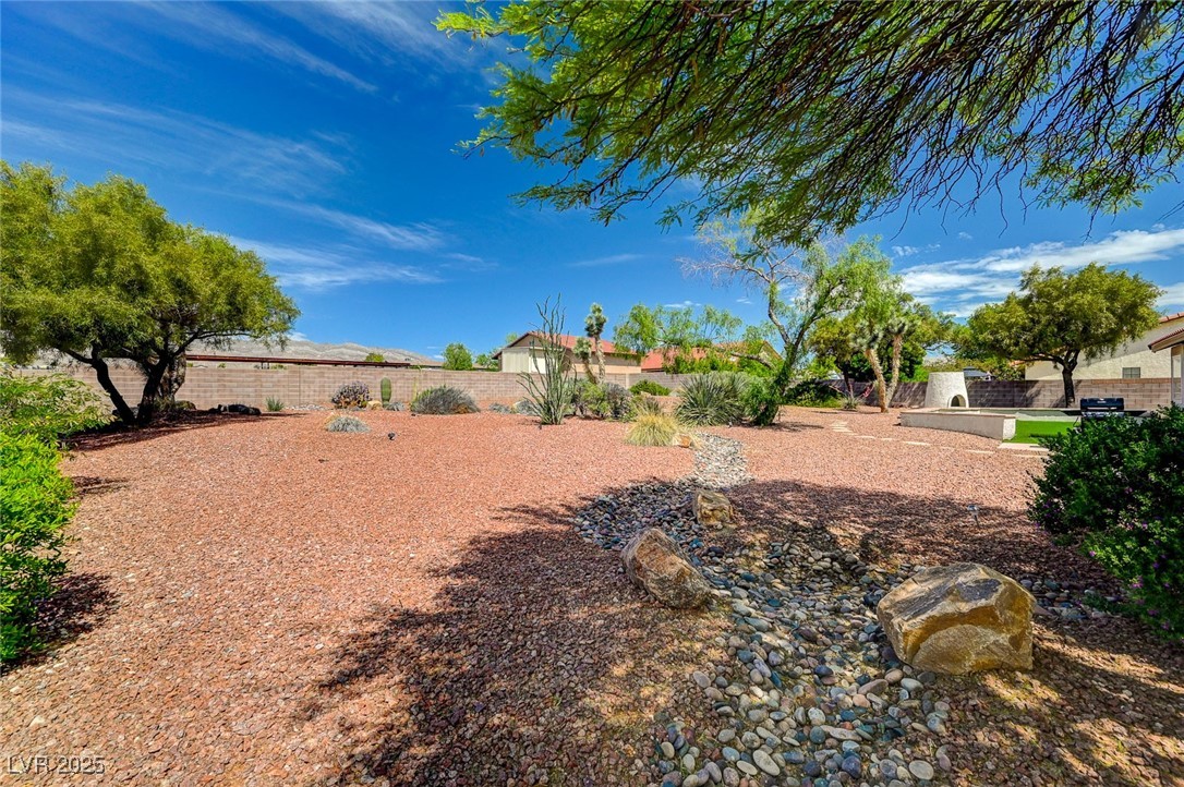 5865 North Conquistador Street