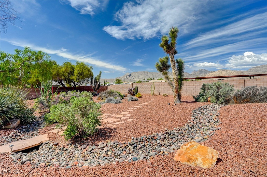 5865 North Conquistador Street