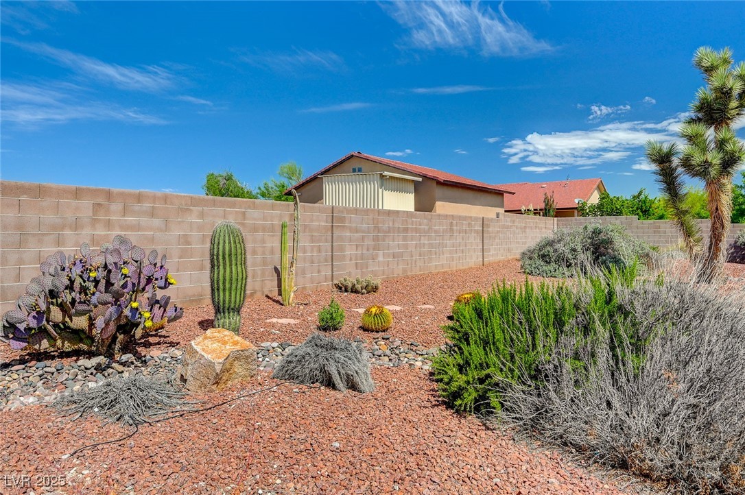 5865 North Conquistador Street