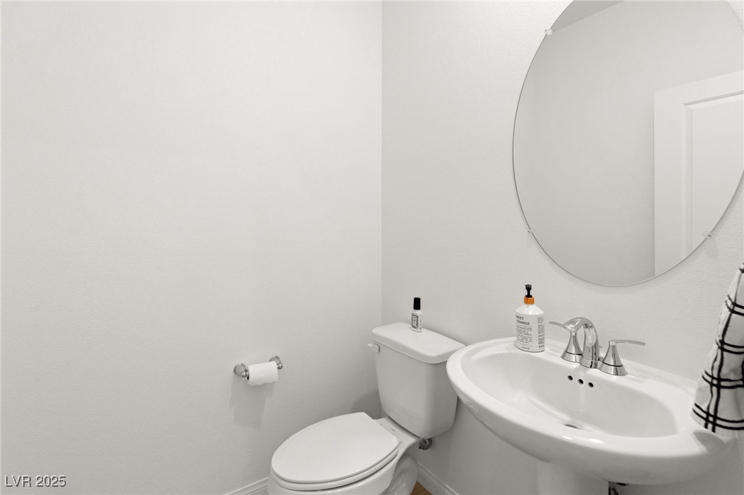 5921 Bruselas Street