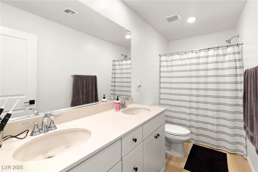 5921 Bruselas Street