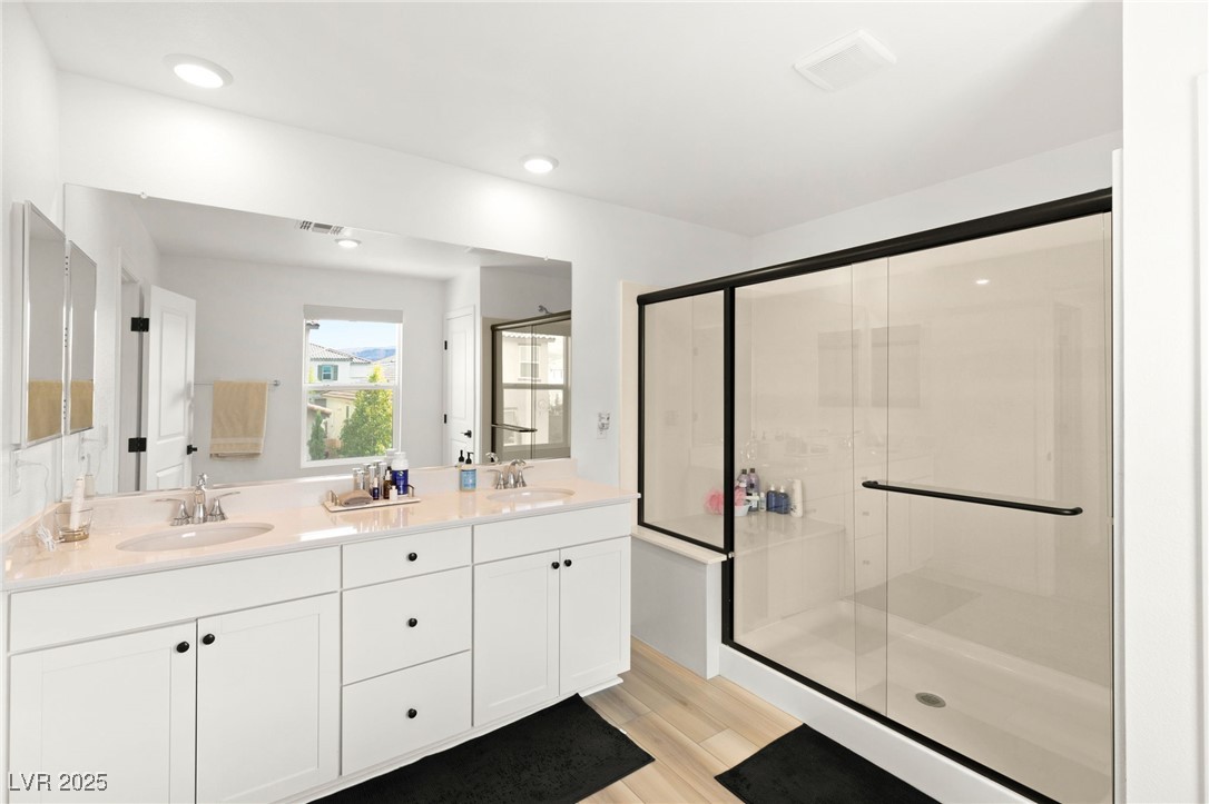 5921 Bruselas Street