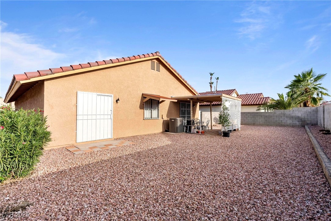 3973 El Camino Road