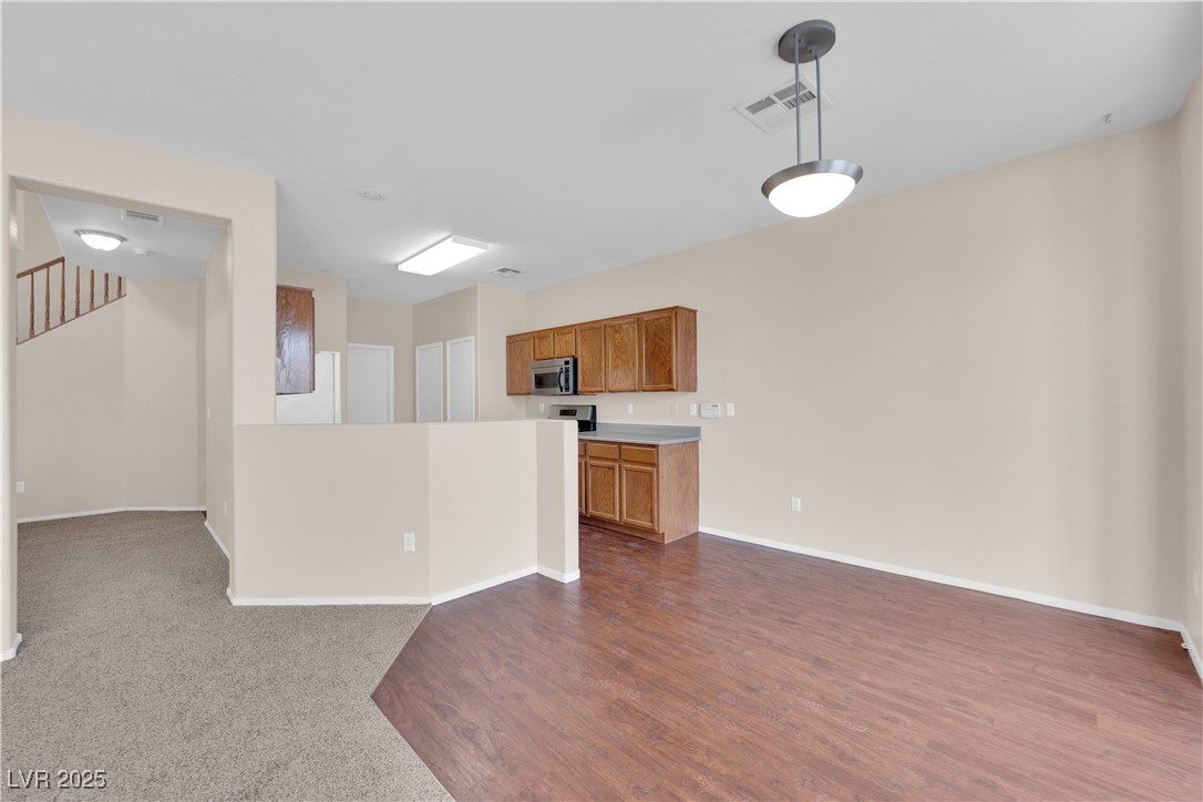 10646 Shifting Breeze Avenue