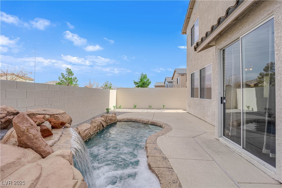 10646 Shifting Breeze Avenue