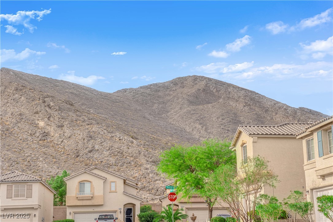 10646 Shifting Breeze Avenue