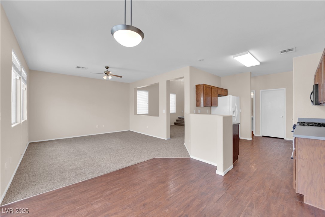 10646 Shifting Breeze Avenue