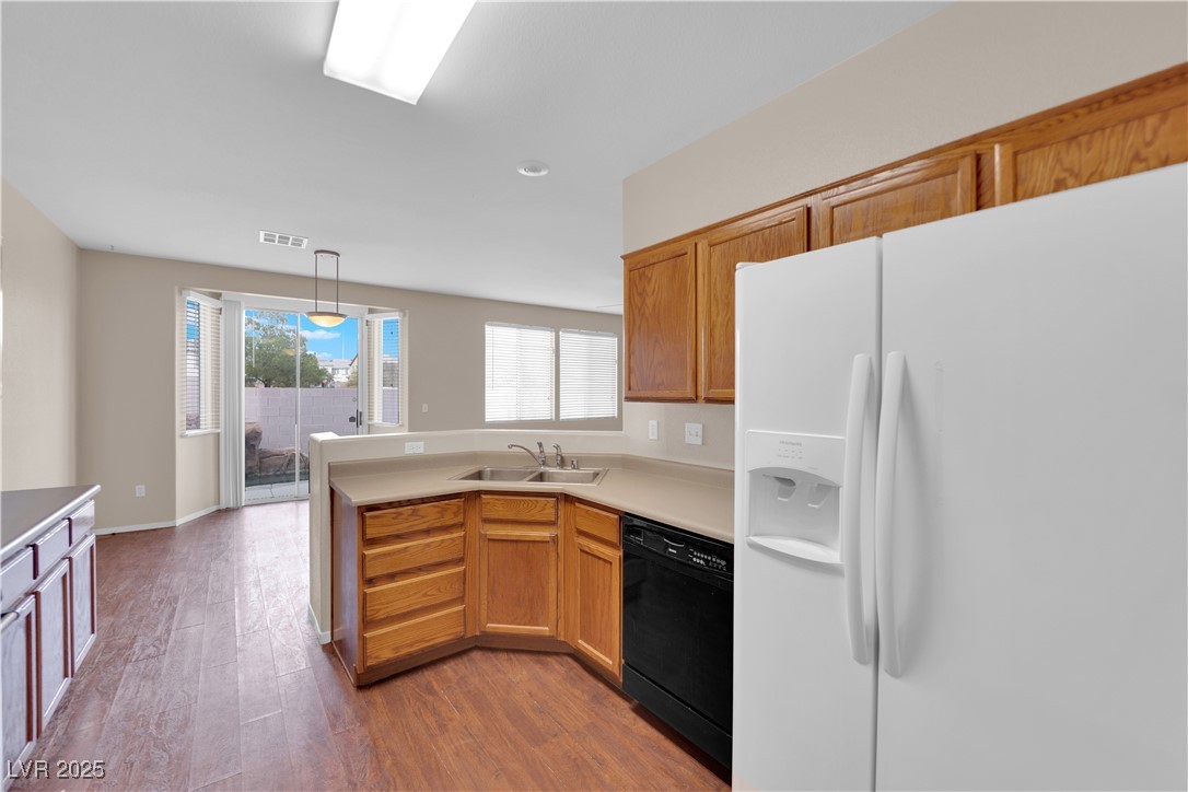 10646 Shifting Breeze Avenue