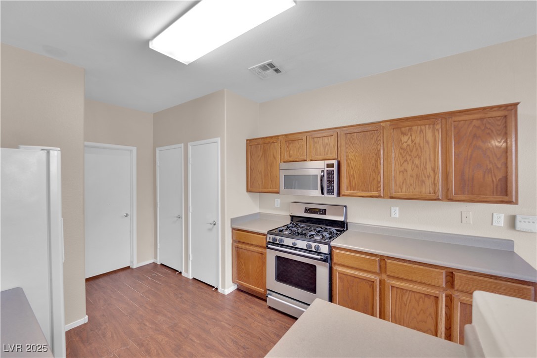 10646 Shifting Breeze Avenue