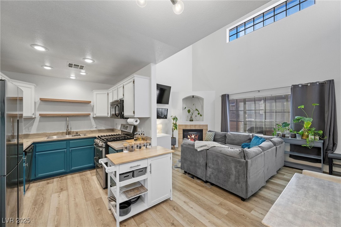 4039 Halfmoon Bay Drive
