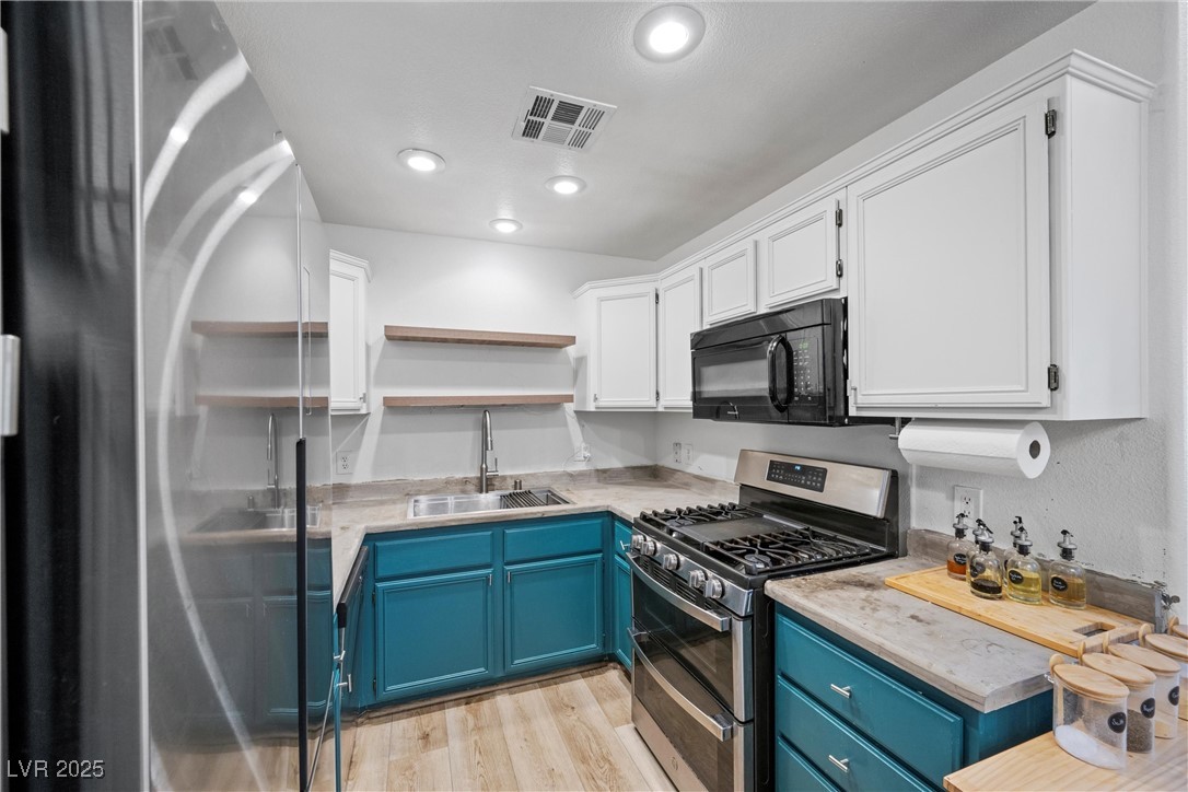 4039 Halfmoon Bay Drive