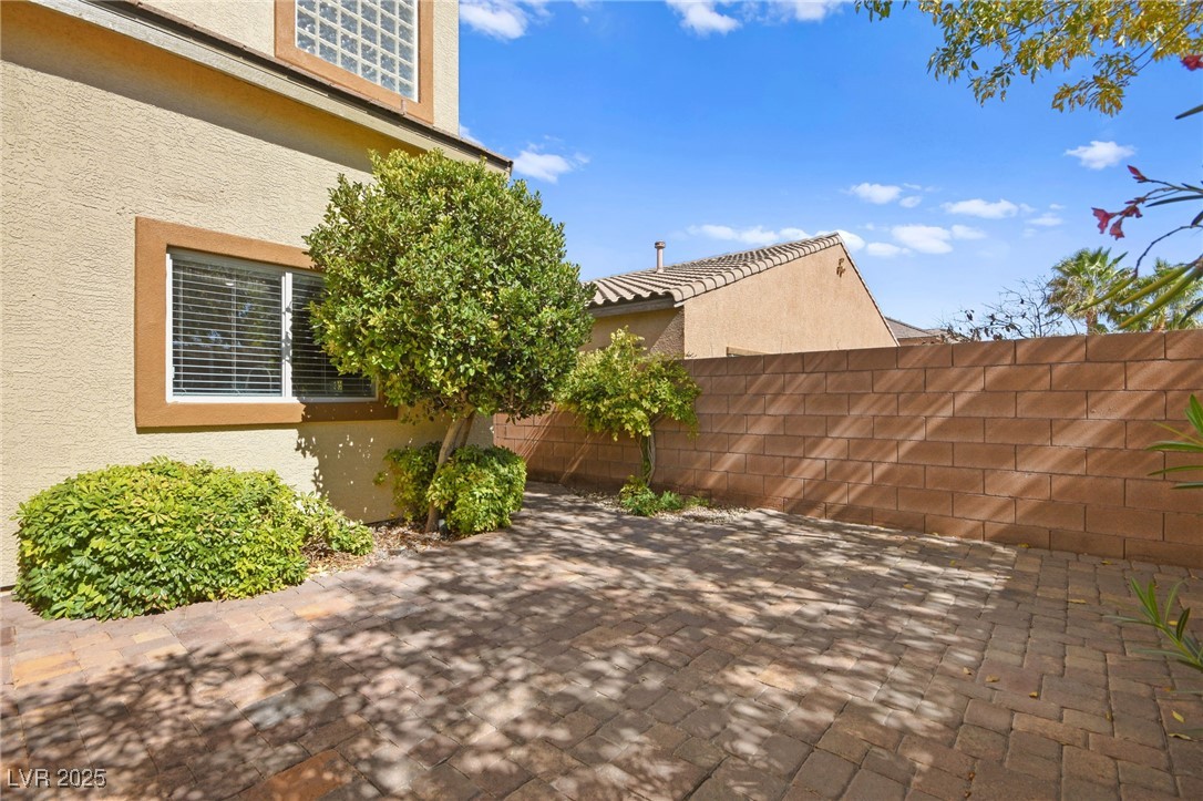 11333 Hedgemont Avenue