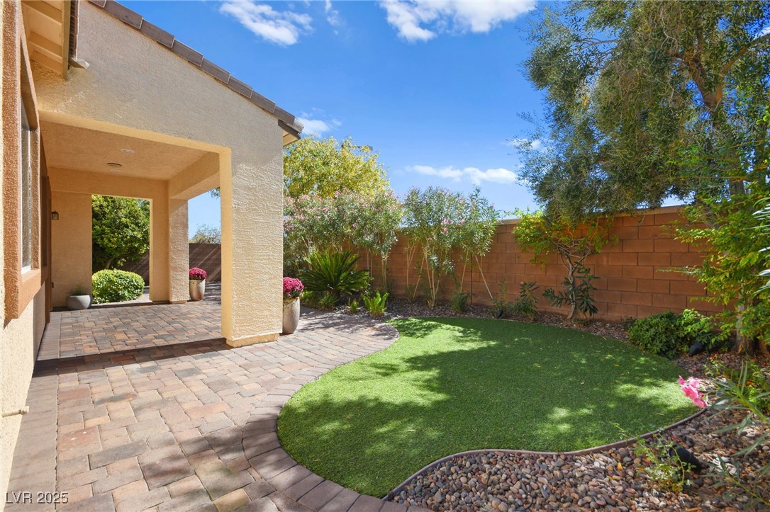 11333 Hedgemont Avenue