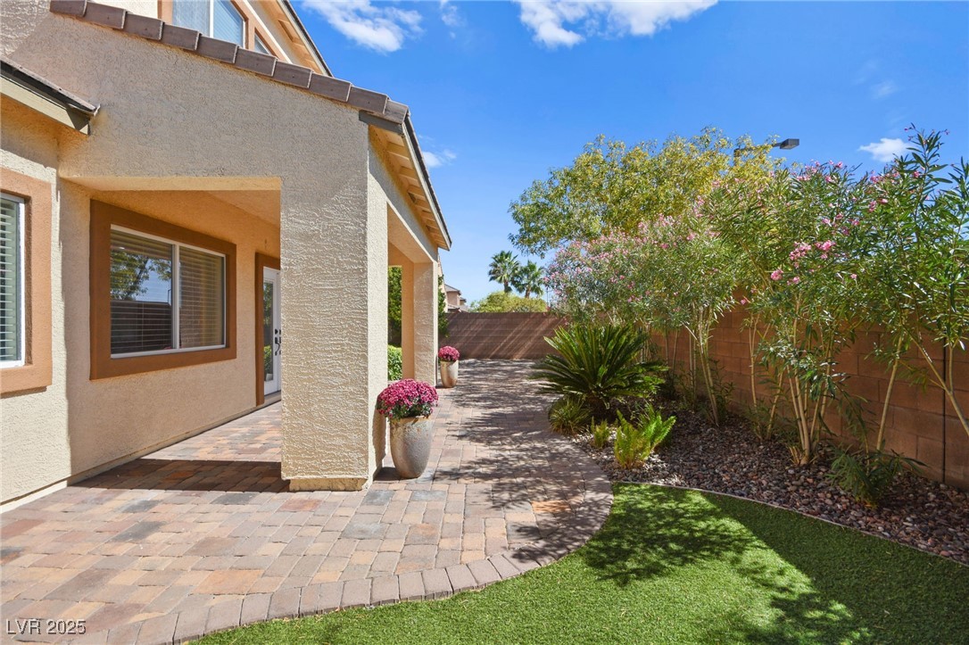 11333 Hedgemont Avenue