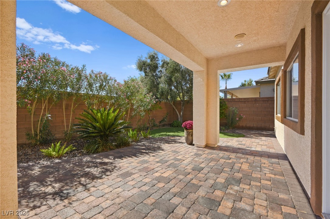 11333 Hedgemont Avenue