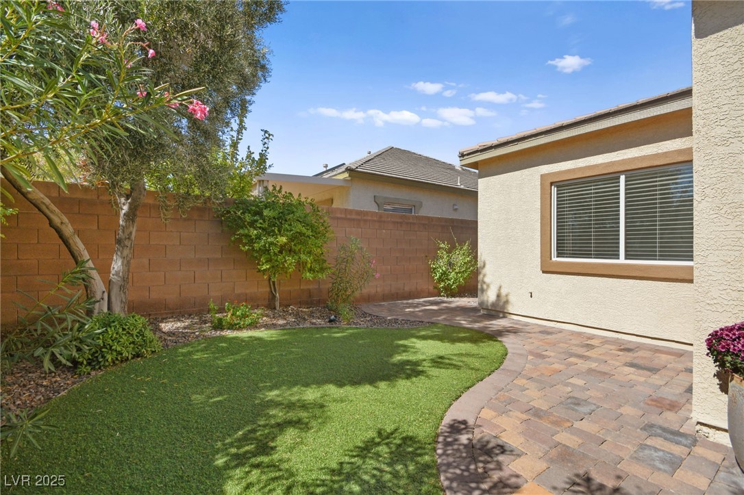 11333 Hedgemont Avenue